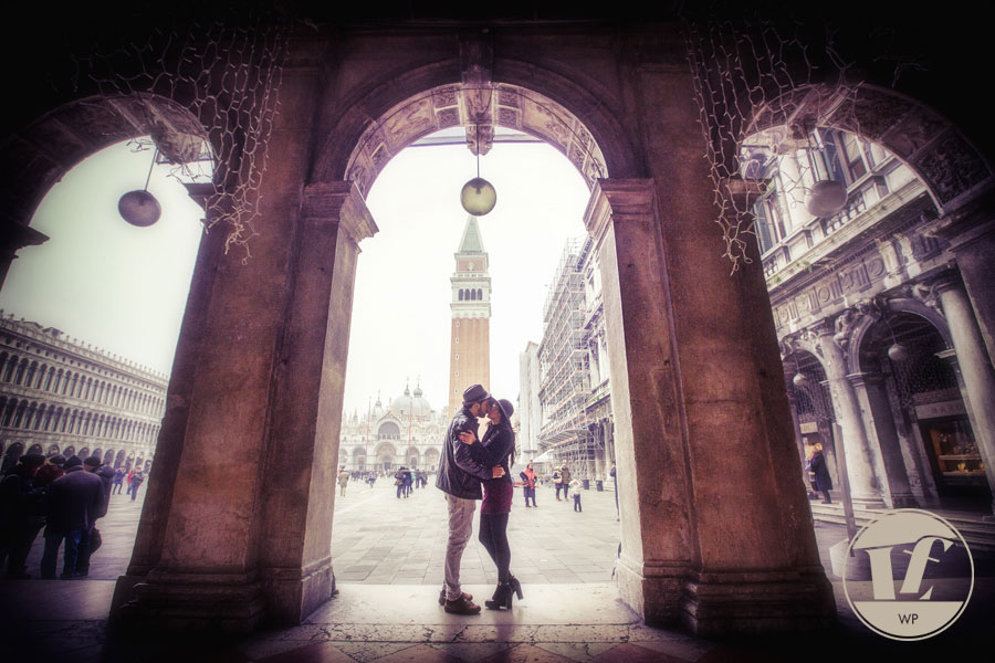 Venice surprise proposal photographer. Destination couple, engagement, pre wedding photo shoot in Italy