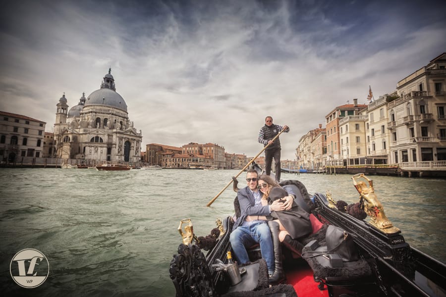 Marriage proposal photography on a gondola