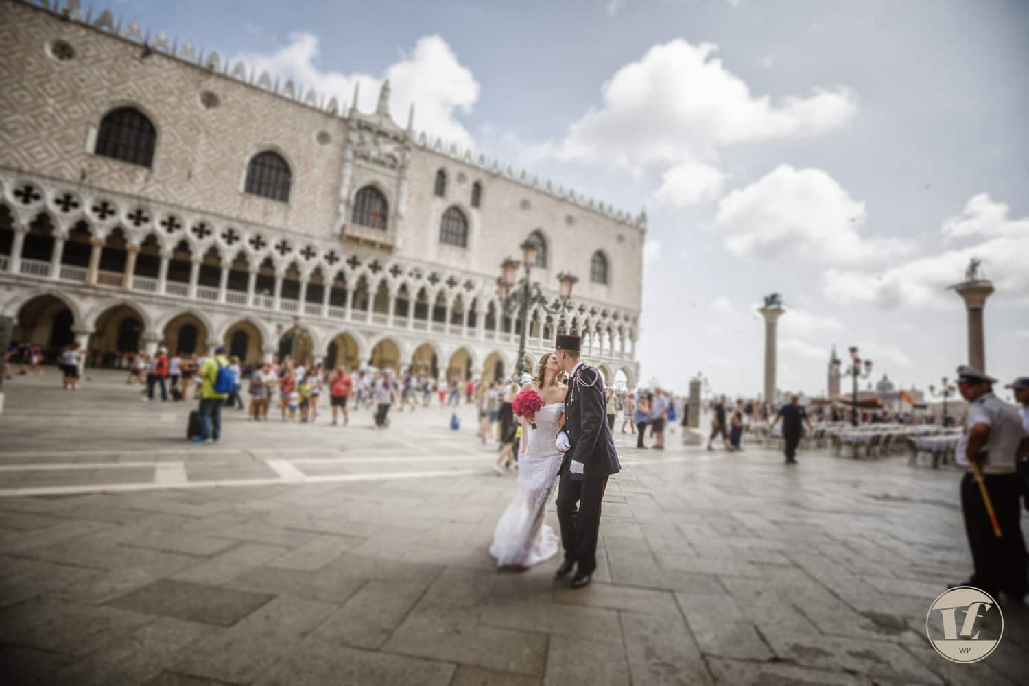 italian documentary wedding photographer